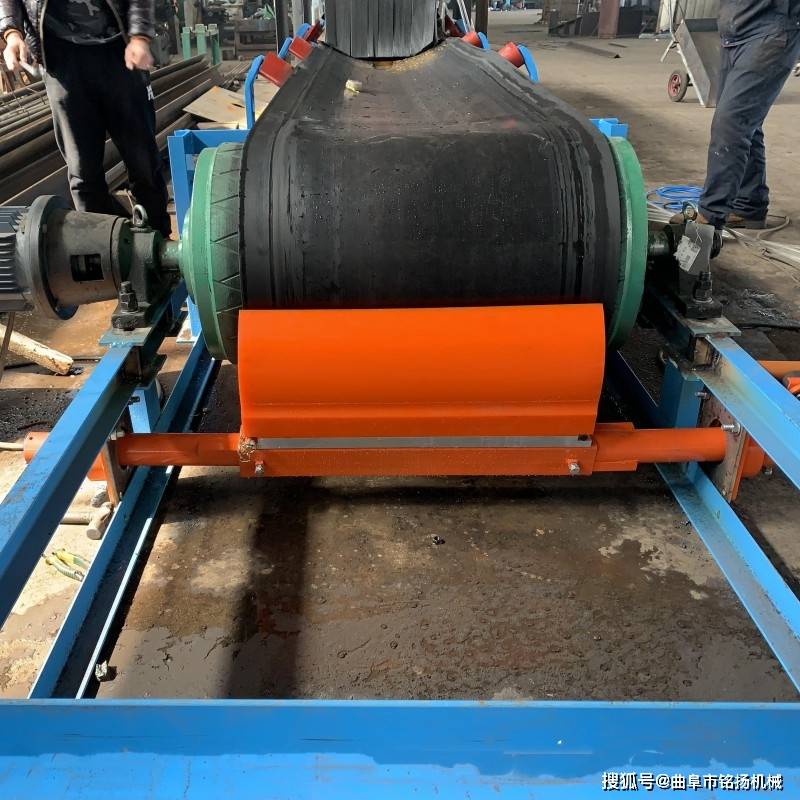 沙子水泥移動(dòng)裝車機(jī) 玉米裝車皮帶輸送機(jī) 貨倉搬運(yùn)傳送機(jī):玉米收獲機(jī)