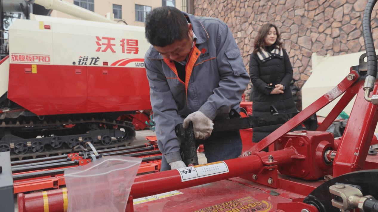 春耕備耕正當(dāng)時(shí) 農(nóng)業(yè)機(jī)械迎熱銷(xiāo):農(nóng)業(yè)機(jī)械
