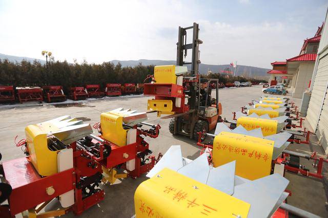 農(nóng)機(jī)熱銷助力春季農(nóng)耕#:農(nóng)機(jī)
